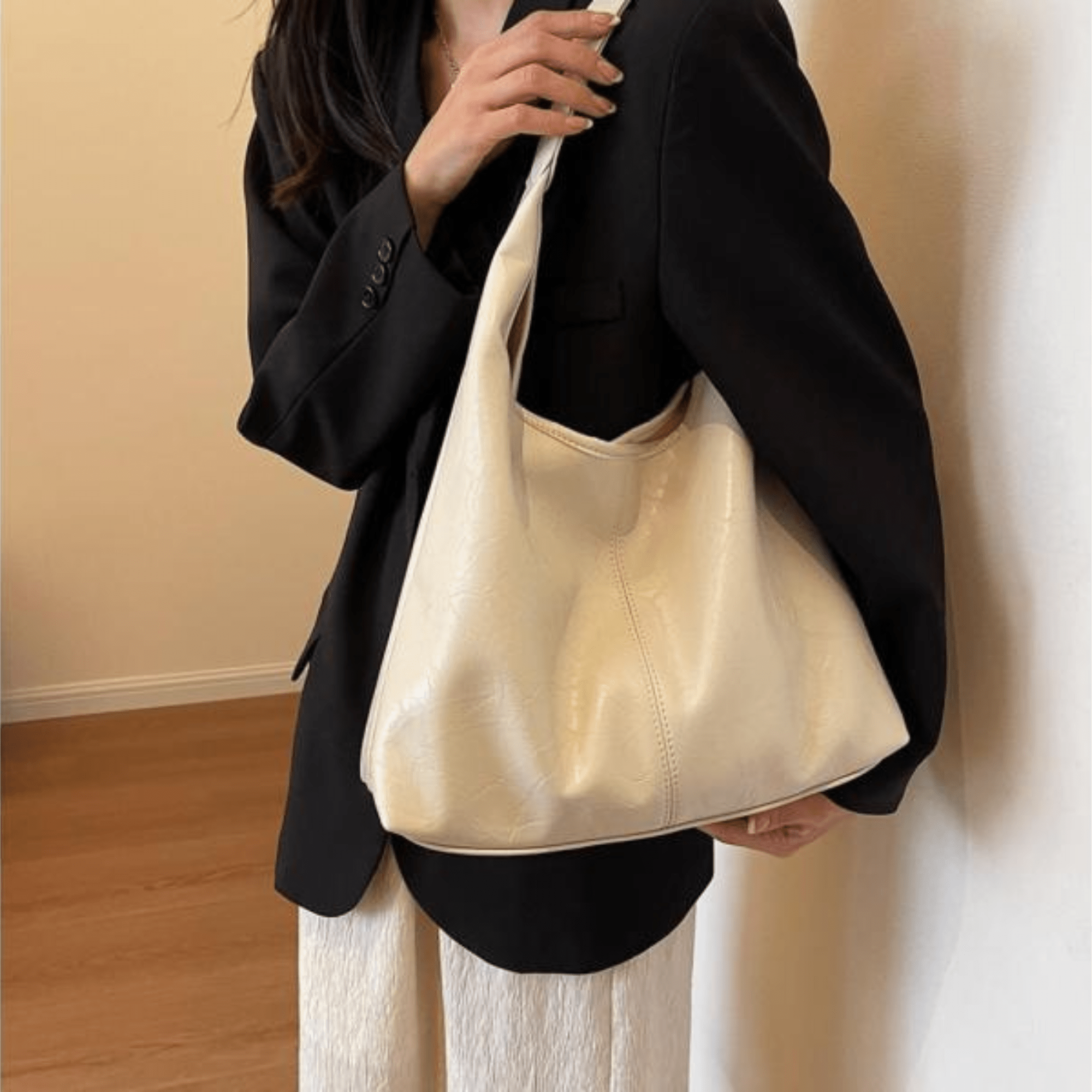 Ylona - Black Vintage Shoulder Bag for Women with Spacious Design 2