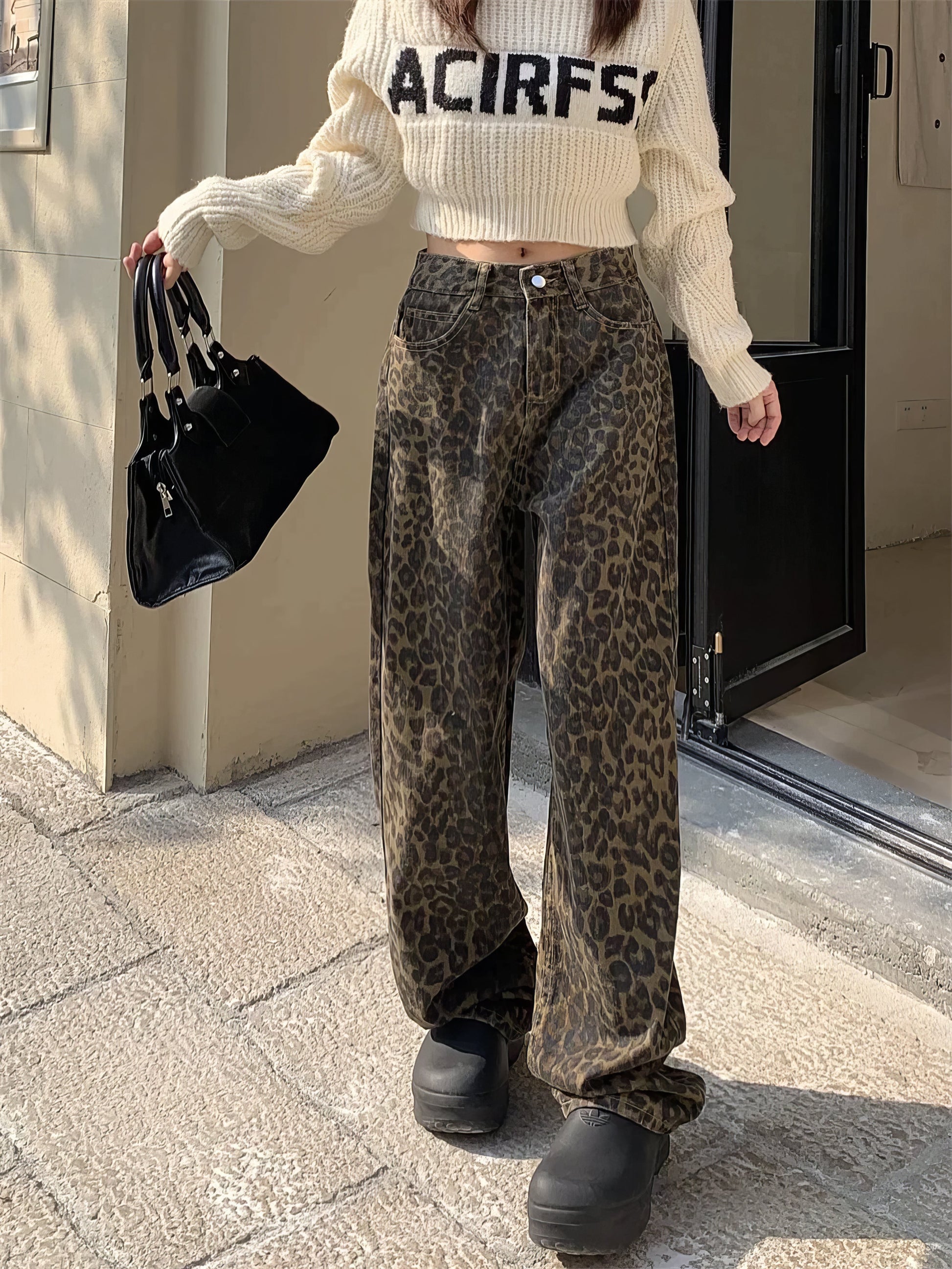 Primrose - Wide-Leg Leopard Print Jeans for a Trendy Look 1